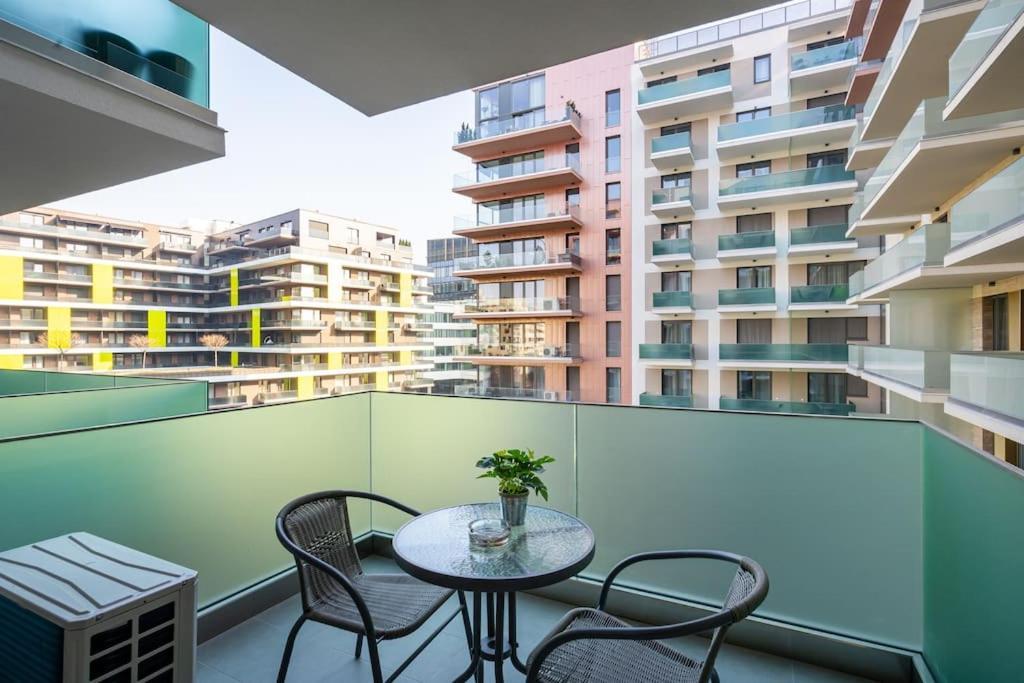 Oaks Studio With Balcony บูดาเปสต์ ภายนอก รูปภาพ